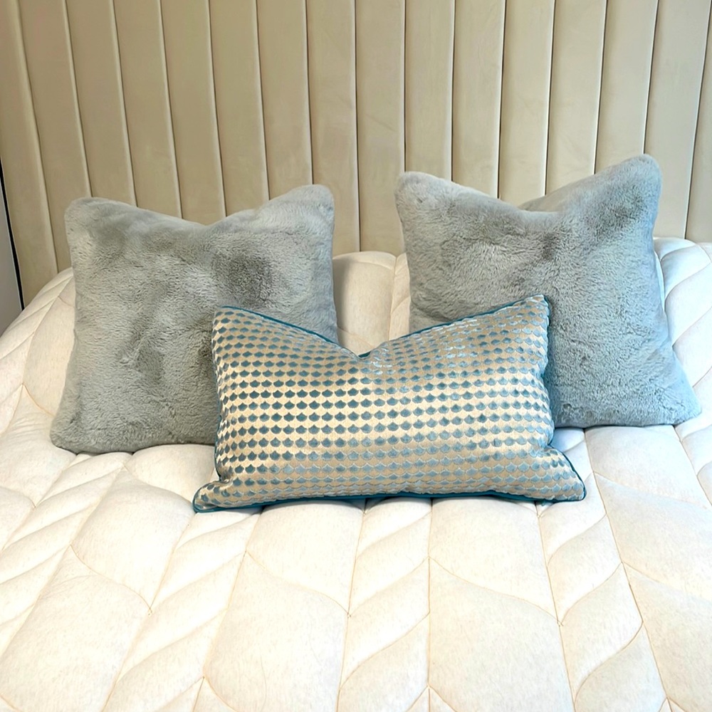 Decorative pillow
